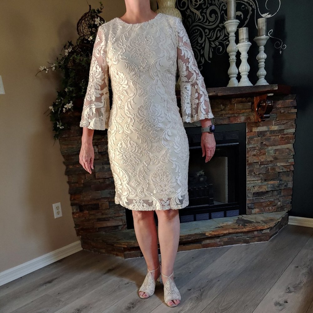 Liz Claiborne Beige Lace-look Dress w bell 3/4 sleeve Sz 8